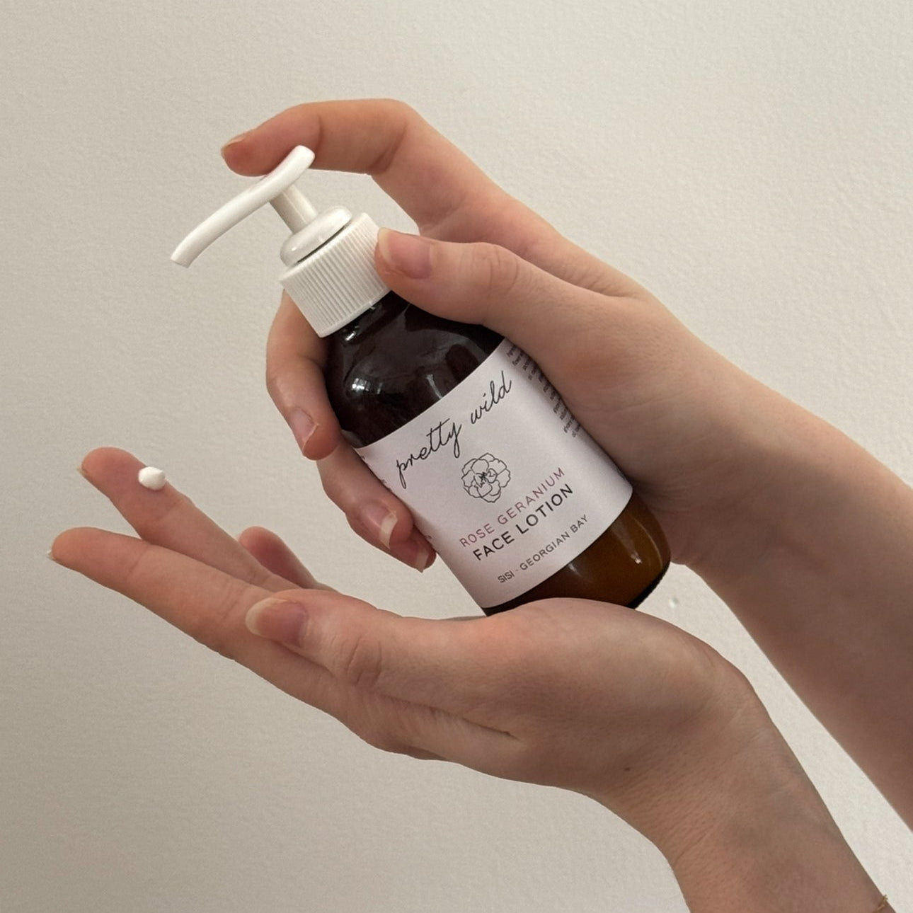 Try our SiSi Georgian Bay natural rose geranium face lotion for a light creamy moisturizer for all skin types