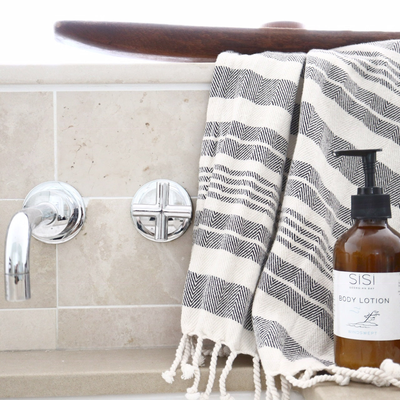 SiSi Georgian Bay natural Body Lotion to soften skin after your bath or shower 